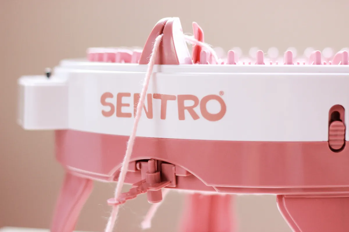 SENTRO 48針手搖編織機,編織過程示意圖