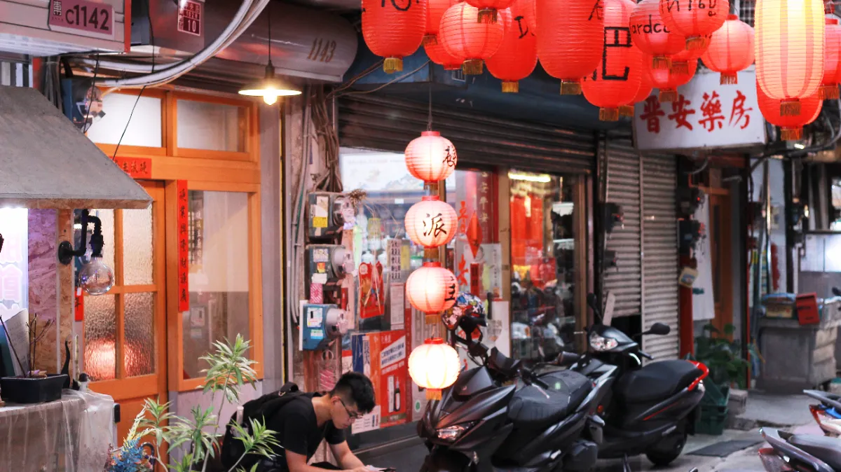 探店筆記|新竹東門市場人氣餐廳:硬漢主廚必吃料理推薦!